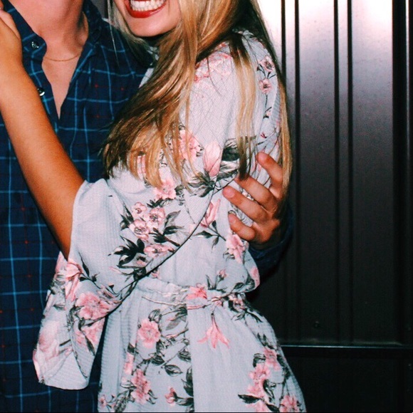 SPRING FLORAL ROMPER🌟💕💓 - Picture 8 of 8